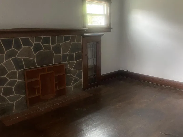 36 W Avondale Ave — Photo 4
