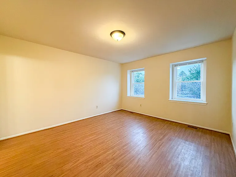 2407 Vineyard Ln — Photo 12