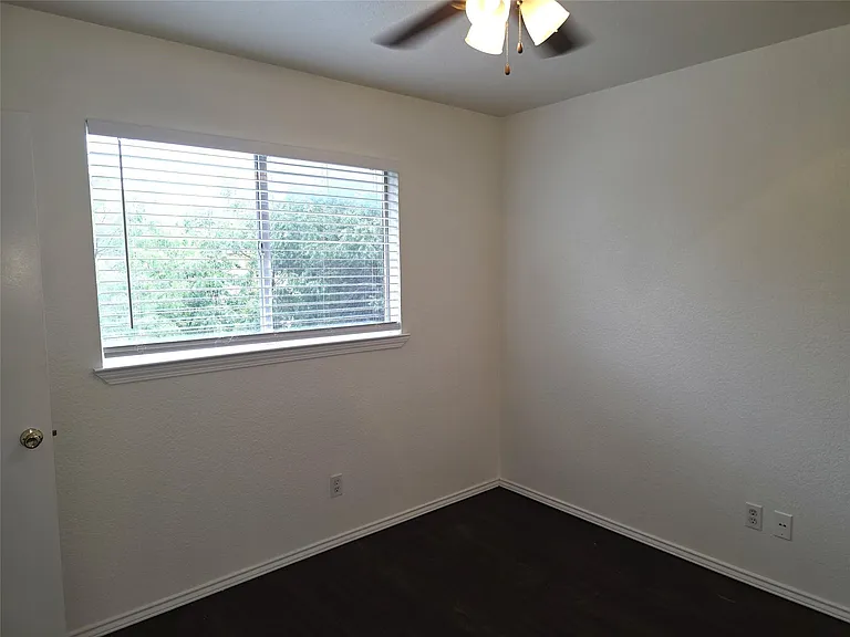 1600 Hollow Tree Blvd — Photo 26