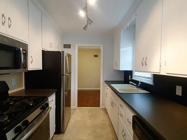 3520 Zinran Ave S — Photo 3