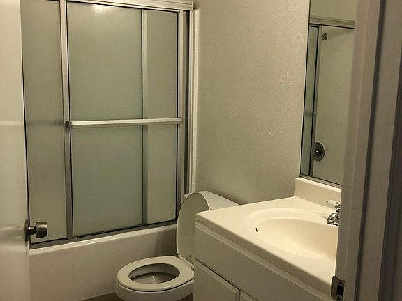 2nd image of 411 S Berendo St APT 106