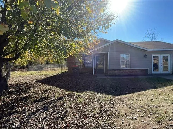 106 Oak St, Pocola, OK 74902