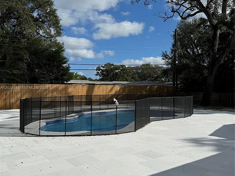 5841 SW 37th Ave — Photo 45