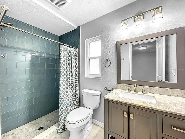 6809 S Himes Ave — Photo 14