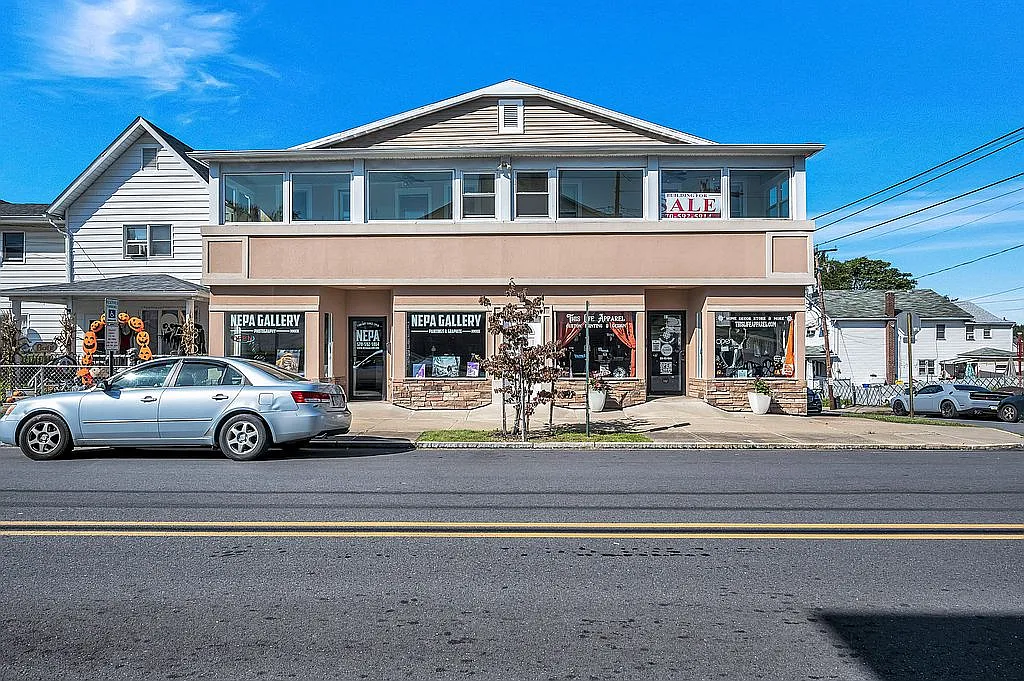 236 Kidder St photo 1