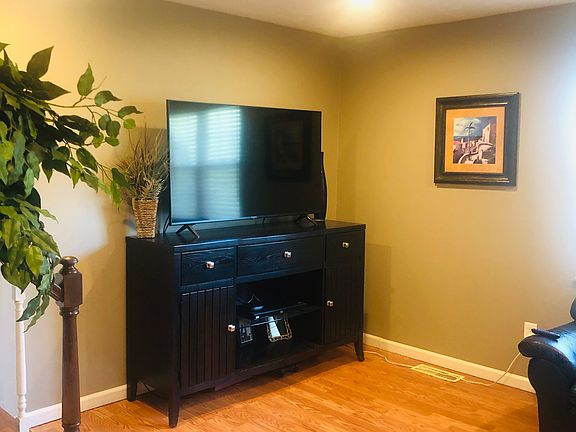 5th image of 315 Bellford Ct