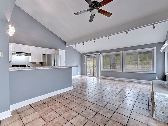 5th image of 31 Marina Cir