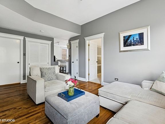5th image of 4210 N Kenmore Ave APT 3D
