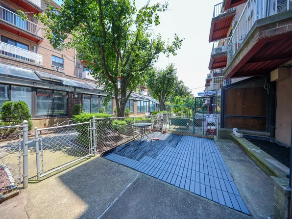 1205 65th Street image 4 of 16