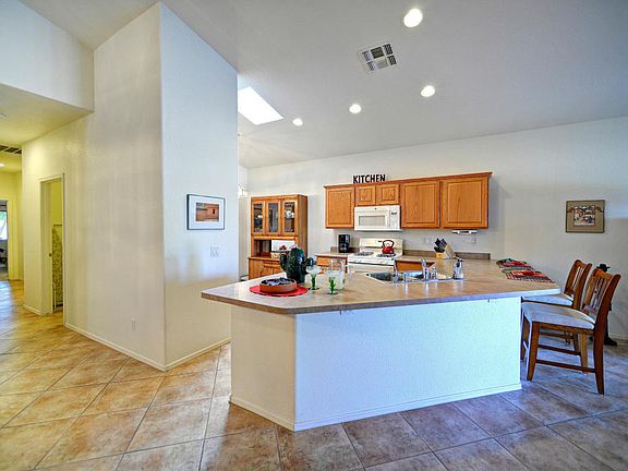 4th image of 3254 E Maldonado Dr