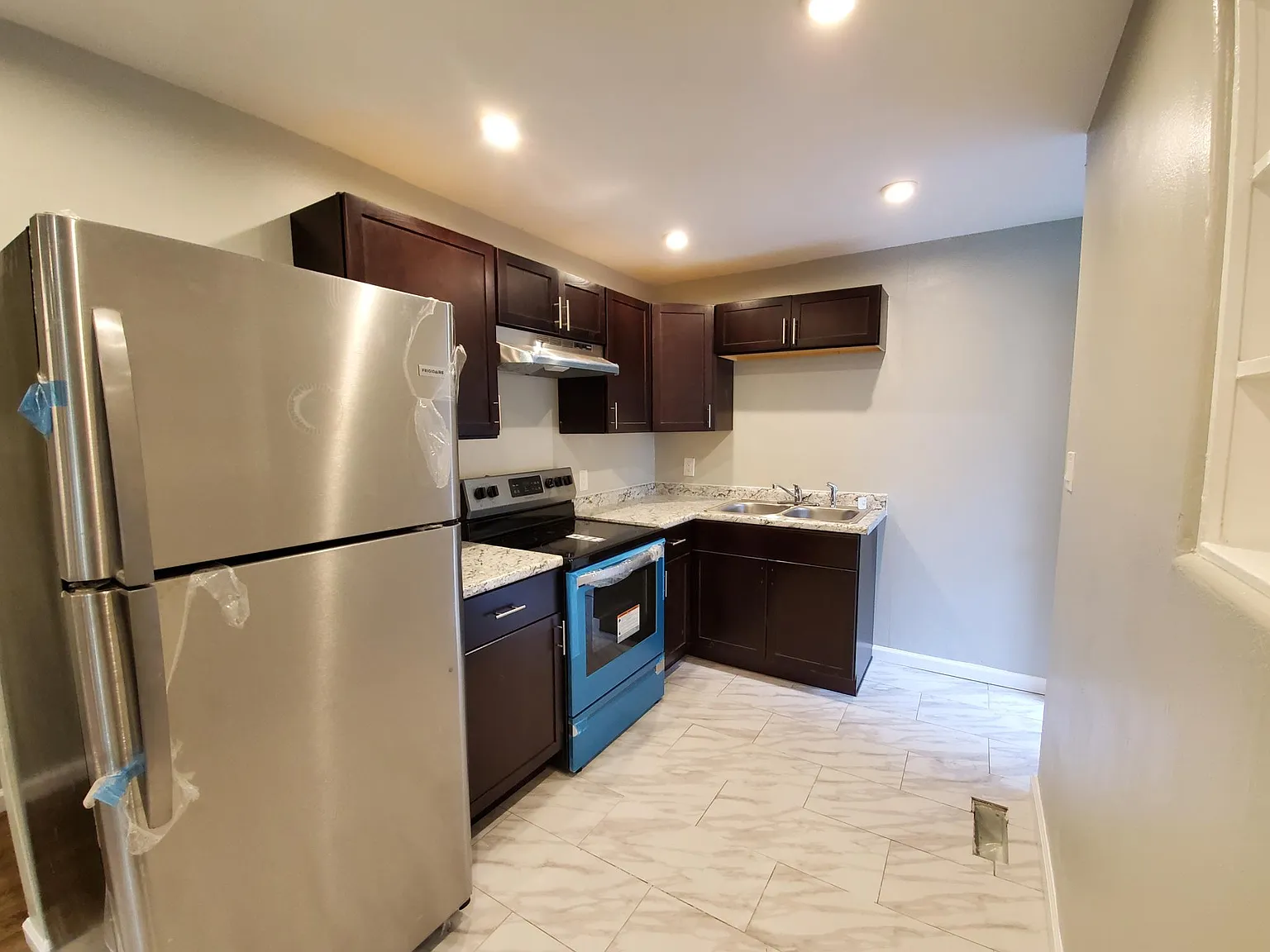 2 bed, 728 sqft, $1,450 — Photo 2