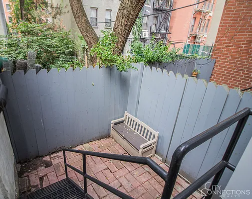 Rented by City Connections Realty | media 38