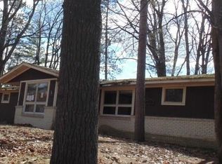 9625 Circle Dr, Interlochen, MI 49643