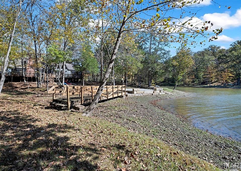 1st image of 116 Grenoble Lake Dr