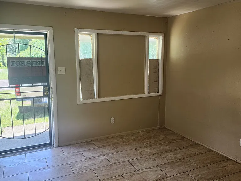 306 E Waldorf Ave #2 — Photo 13