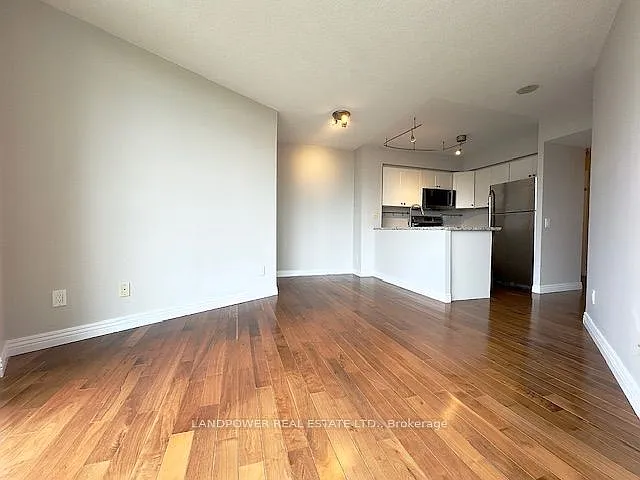 28 Harrison Garden Blvd #2005 — Photo 20