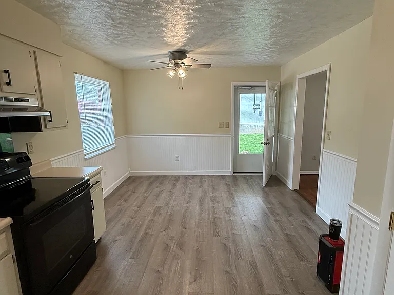 320 Port William Ln — Photo 8