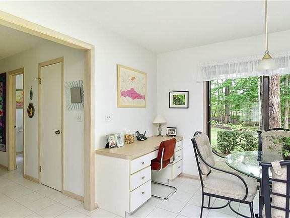 5th image of 1169 Trails Edge Dr