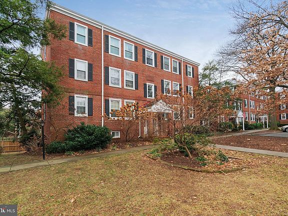 3rd image of 2966 S Columbus St APT B2