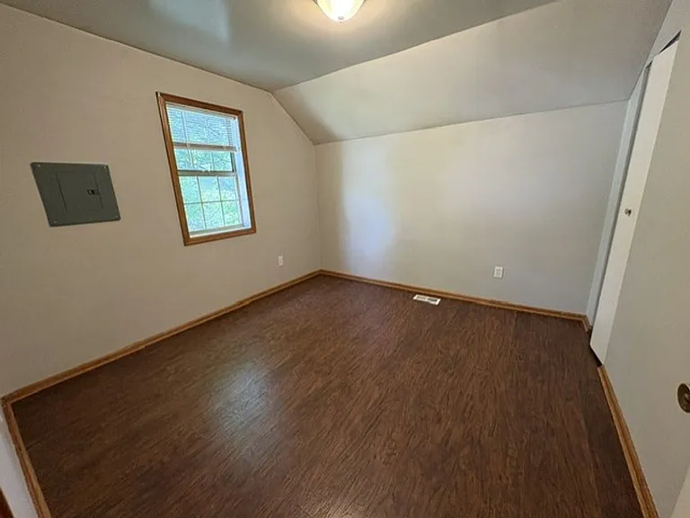 653 Sherman St — Photo 10