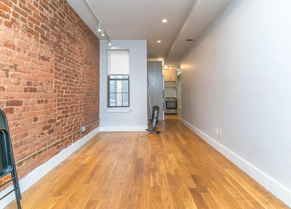 17-14 Linden Street — Photo 1