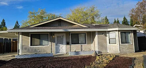 1328 School St Photo 1
