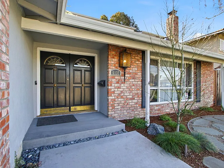 6137 Banner Dr — Photo 4