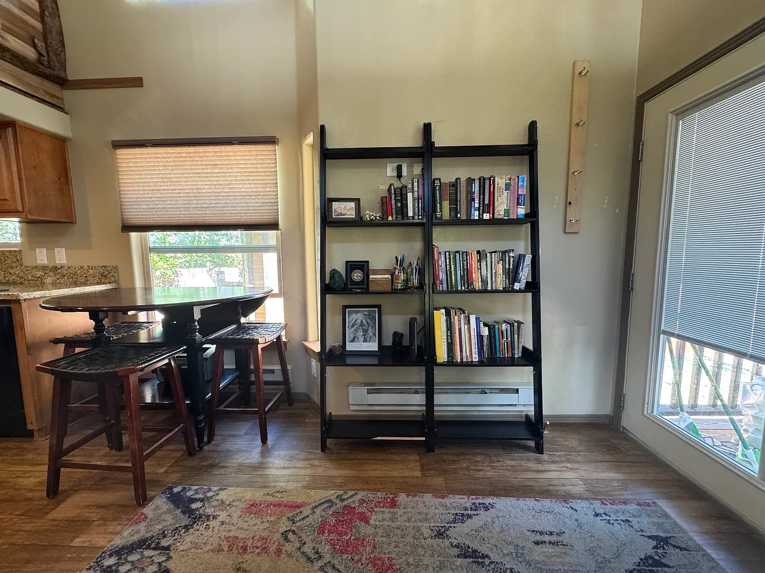 1 bed, 400 sqft, $2,500 — Photo 3