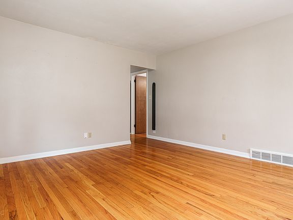 5th image of 1507 Gorham Pl
