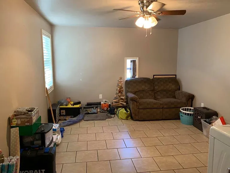 215 E Kittyhawk Dr — Photo 16