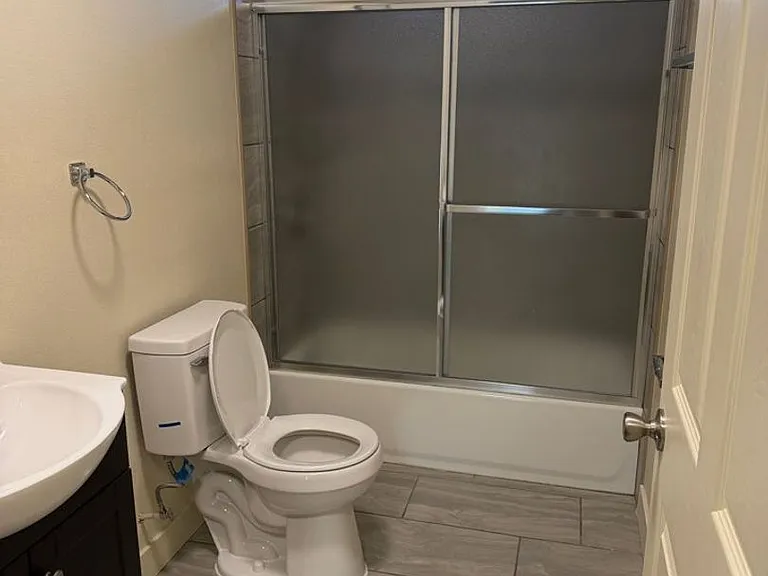 3839 Woodlawn Ave — Photo 68