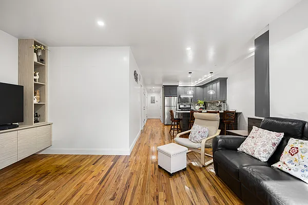 Sold by Ilite Realty Inc | media 20