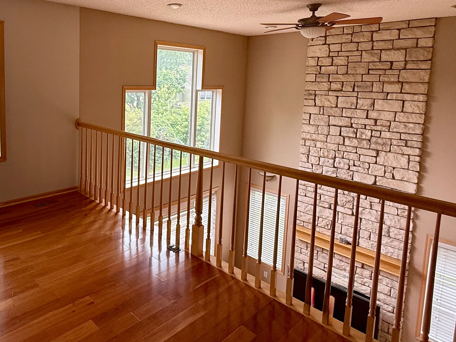 4 bed, 3.5 bath, 4100 sqft, $3,399 — Photo 4