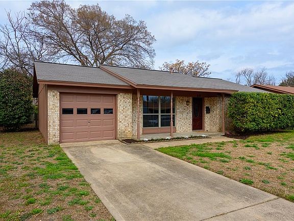 3rd image of 519 Kelly Ct