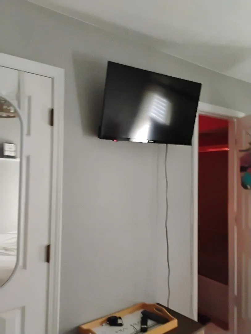 3 bed, 2499 sqft, $850 — Photo 3