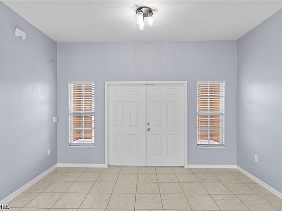 5th image of 525 NE 6th Ave
