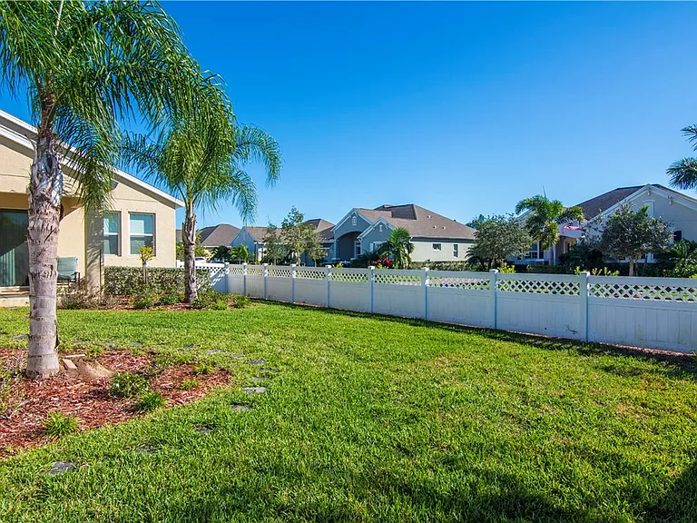 1340 Caddy Ct — Photo 2