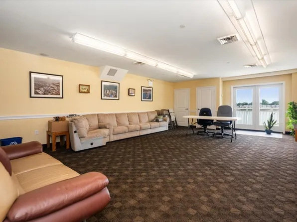 600 Clarence Avenue image 29 of 37