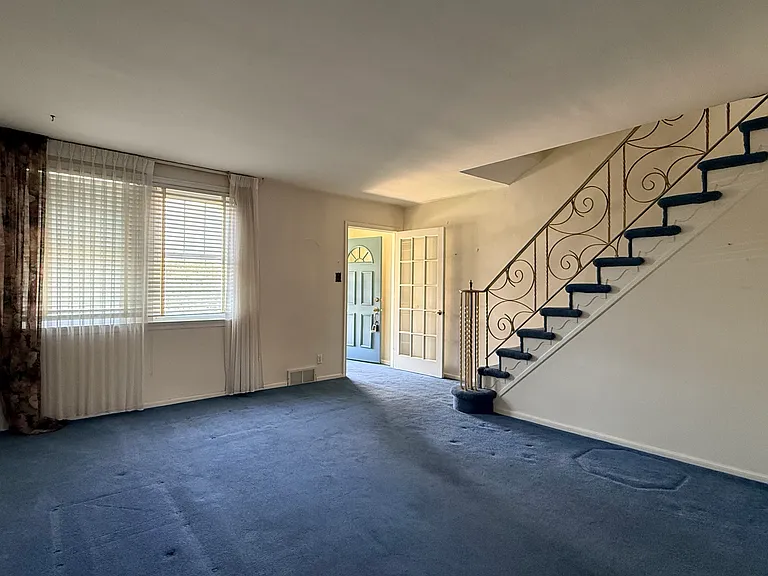 3303 Hartel Ave — Photo 1