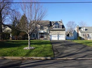 142 West St, Colonia, NJ