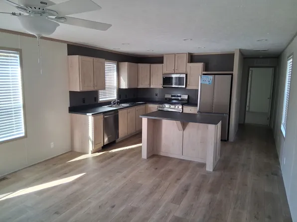 5895 Georgia St #180, Romulus, MI 48174