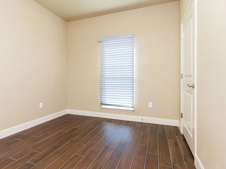 9635 Mossberg St — Photo 15