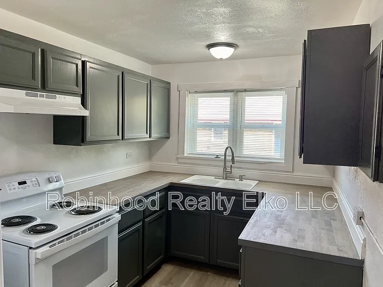 641 Cedar St — Photo 9