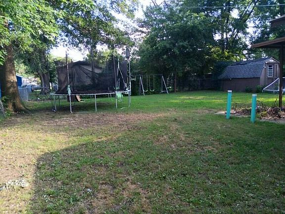 2nd image of 229 Sunset Dr