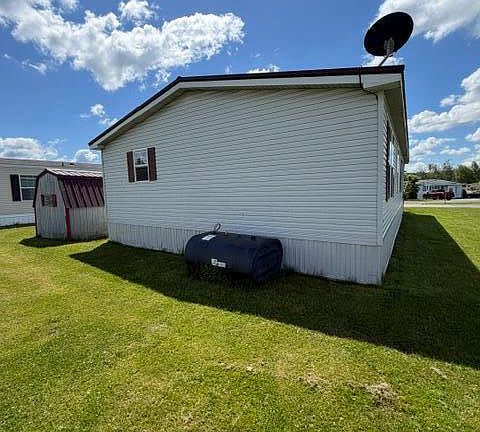3rd image of 107 Easy St