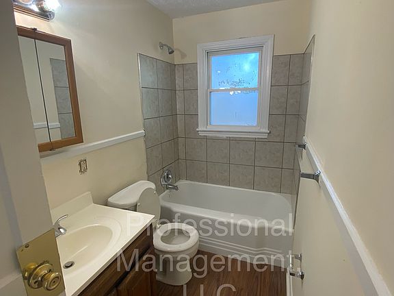 5th image of 1825 S Chesterfield Dr