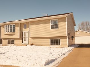 851 48th Ave NW, Rochester, MN 55901