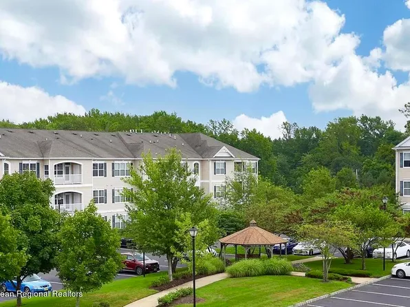 631 Sloan Ct, Matawan, NJ 07747