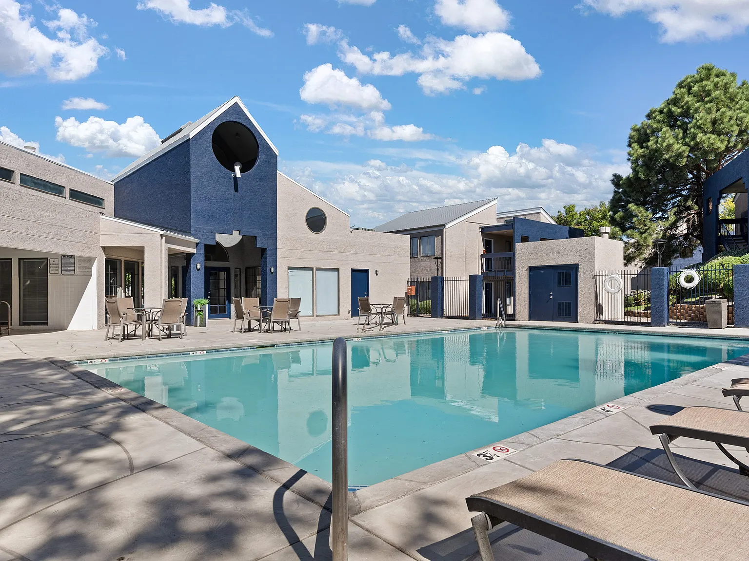 Vista Del Sol Apartments — Photo 3