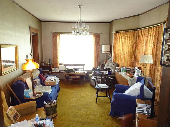 5th image of 702 9th St